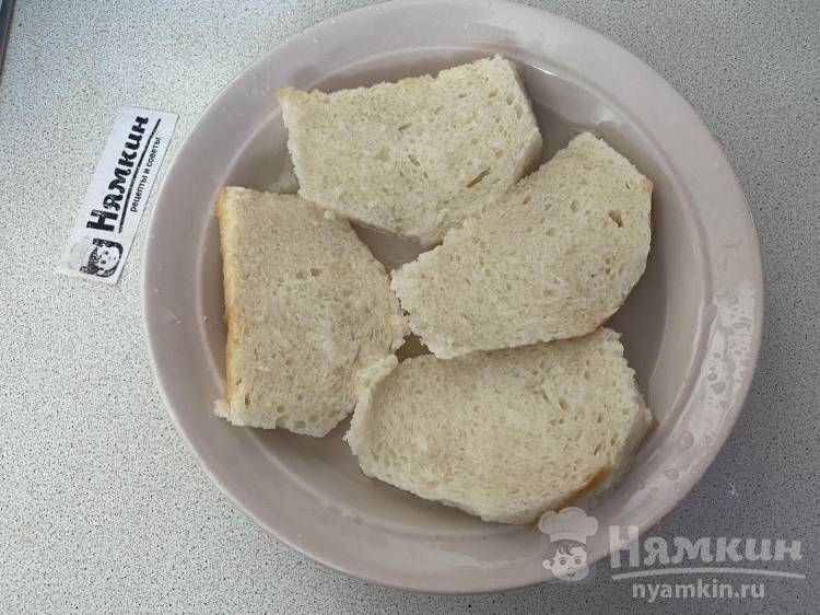 Котлеты из свиного фарша с луком, чесноком и базиликом на сковороде - фото шаг 6