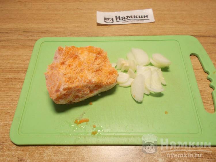 Рисовая каша с куриными бедрами в мультиварке - фото шаг 4