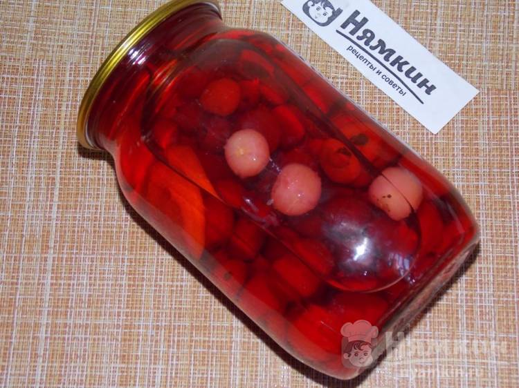 Компот из вишни с крыжовником и лимоном на зиму без стерилизации - фото шаг 6
