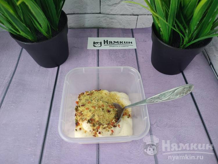 Домашняя шаурма в лаваше с курицей, овощами и соусом - фото шаг 4