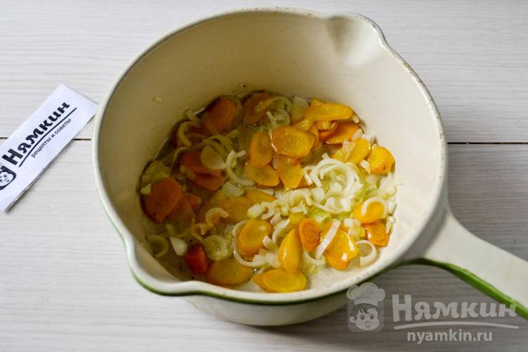 Суп-пюре из кабачков с овощами на курином бульоне - фото шаг 2