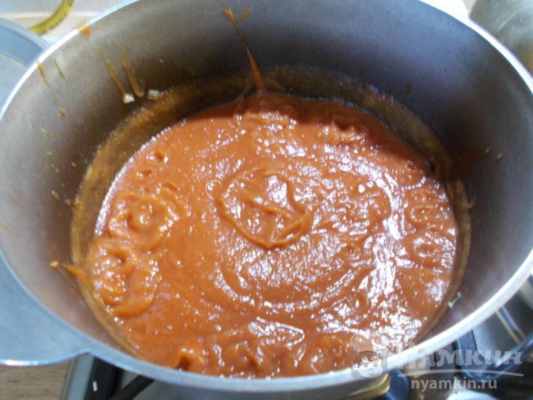 Кетчуп из кабачков на зиму с луком, уксусом и пряностями - фото шаг 9