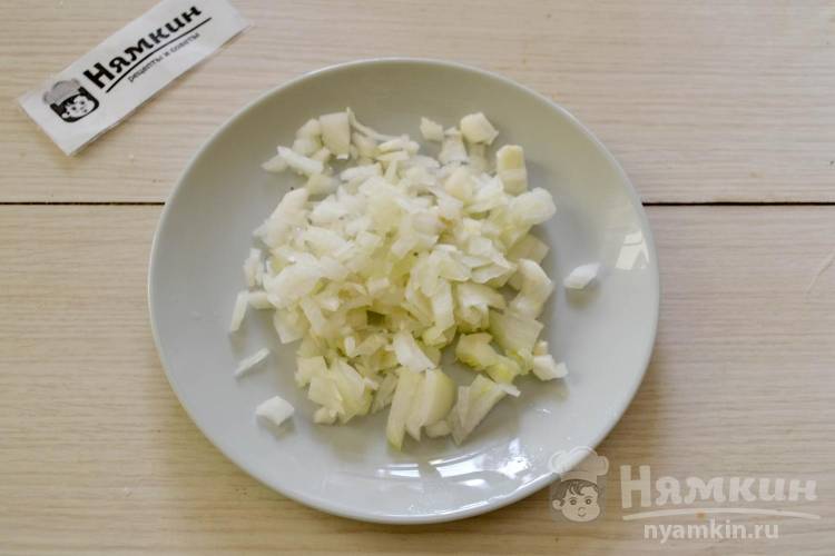 Классический салат Селедка под шубой из слабосоленой сельди - фото шаг 2