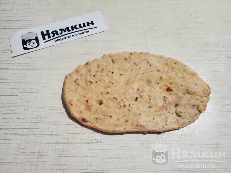 Жареные пирожки из дрожжевого теста с консервированной горбушей Лангустины - фото шаг 6
