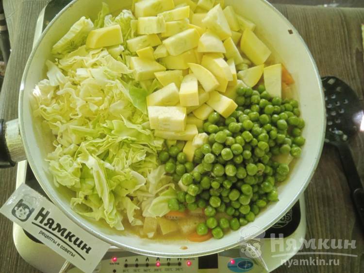 Постное рагу с кабачками, капустой и свежим зеленым горошком - фото шаг 10