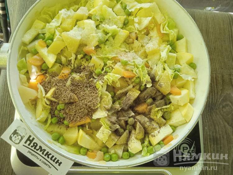 Постное рагу с кабачками, капустой и свежим зеленым горошком - фото шаг 11