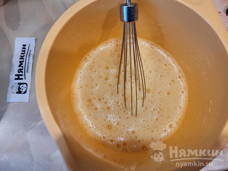 Бисквитный пирог с красными апельсинами в духовке - фото шаг 3