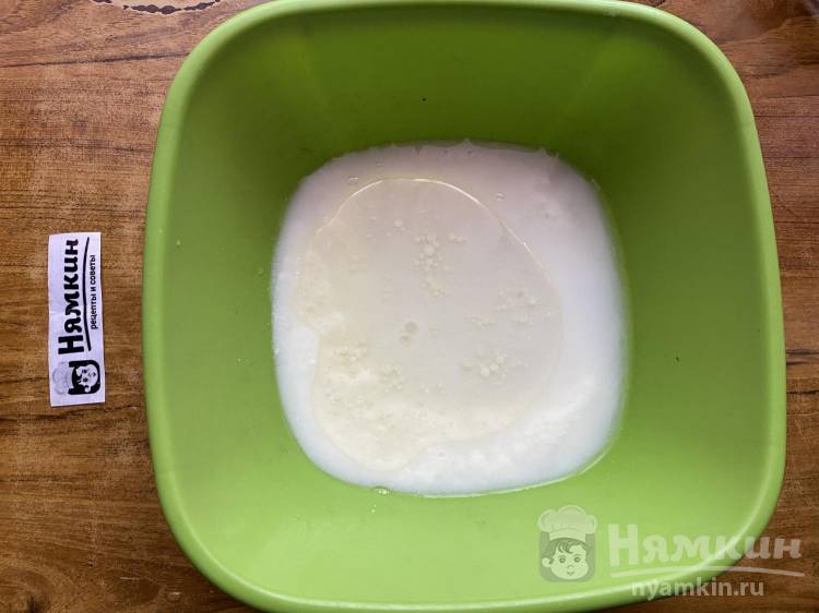 Пышные ванильные булочки с сахаром на дрожжах в духовке - фото шаг 2