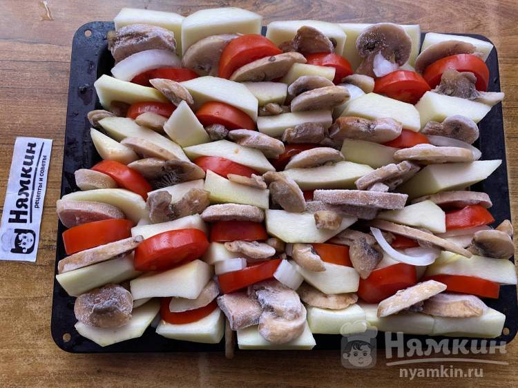 Кабачки с шампиньонами, сыром и овощами в духовке - фото шаг 8
