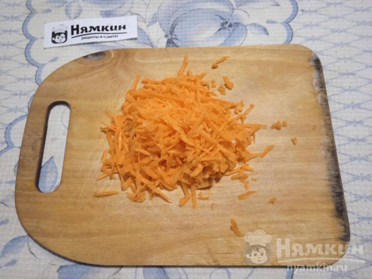 Солянка с сосисками и сладкими перцами в мультиварке - фото шаг 2