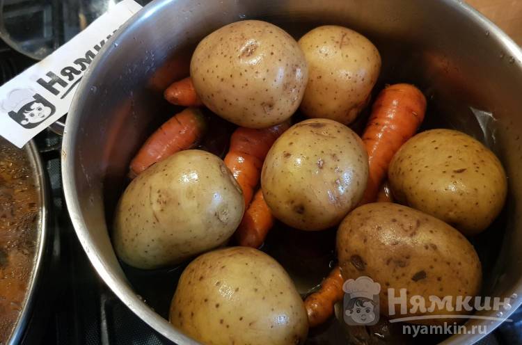 Винегрет с квашеной капустой, свежими огурцами и печёночным паштетом - фото шаг 1
