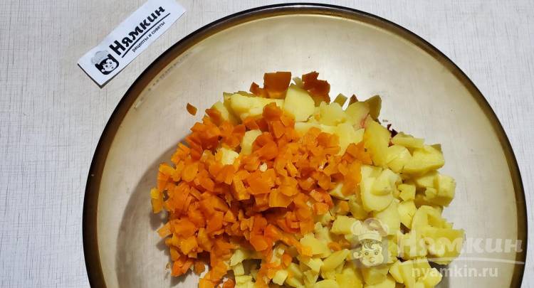 Винегрет с квашеной капустой, свежими огурцами и печёночным паштетом - фото шаг 3