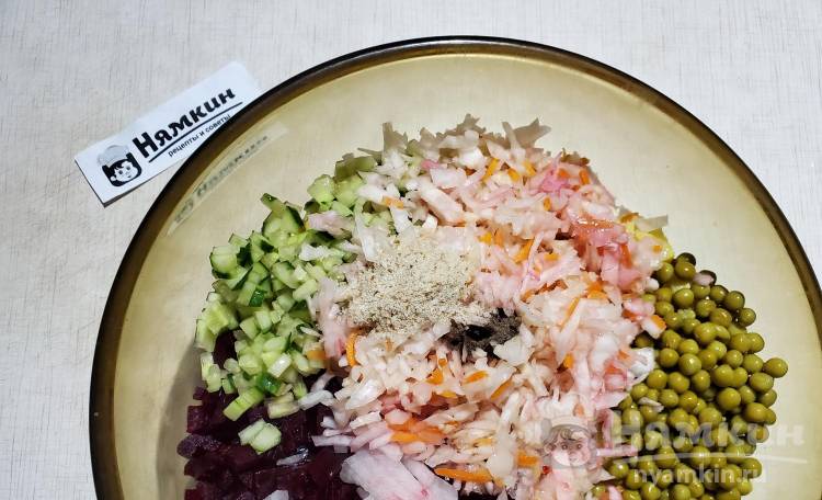 Винегрет с квашеной капустой, свежими огурцами и печёночным паштетом - фото шаг 9