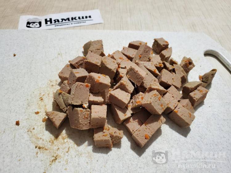 Винегрет с квашеной капустой, свежими огурцами и печёночным паштетом - фото шаг 11