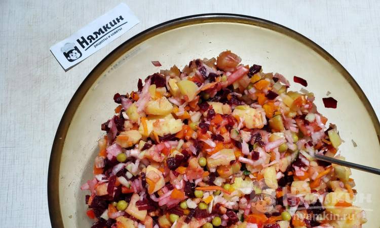 Винегрет с квашеной капустой, свежими огурцами и печёночным паштетом - фото шаг 10