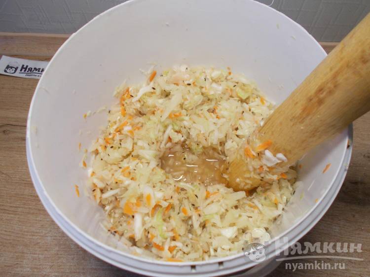 Квашеная капуста с медом на зиму в домашних условиях - фото шаг 6