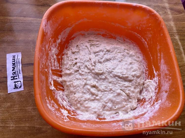 Закрытый пирог с капустой, луком и морковью на дрожжевом жидком тесте - фото шаг 3