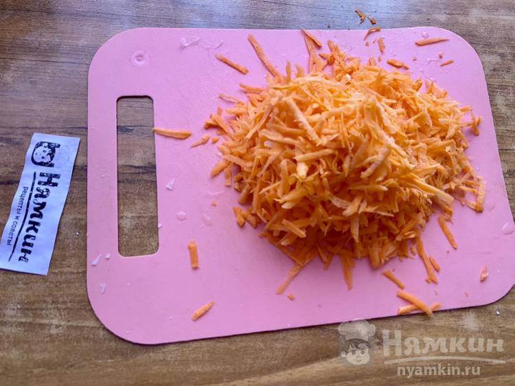 Закрытый пирог с капустой, луком и морковью на дрожжевом жидком тесте - фото шаг 8