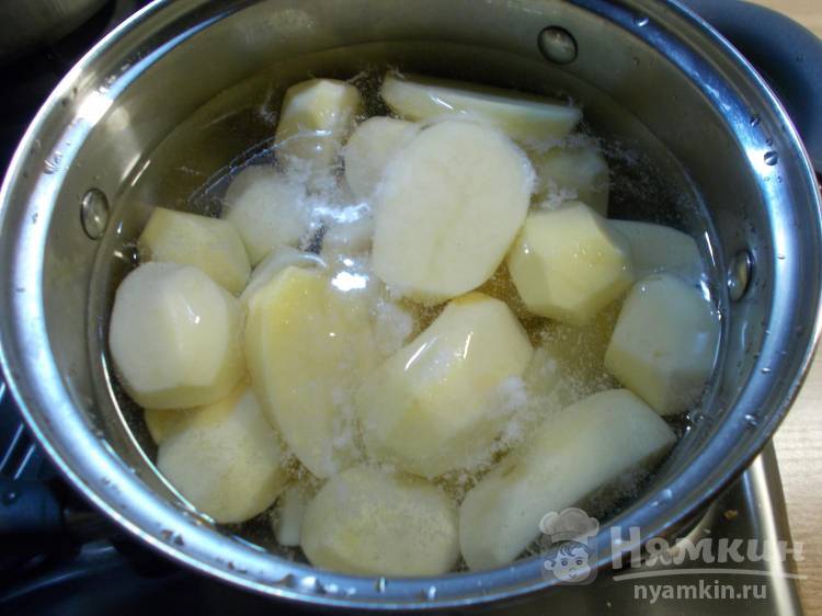 Тушеная капуста на сковороде с мясом, тыквой и овощами - фото шаг 9
