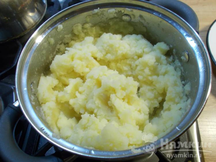 Тушеная капуста на сковороде с мясом, тыквой и овощами - фото шаг 10