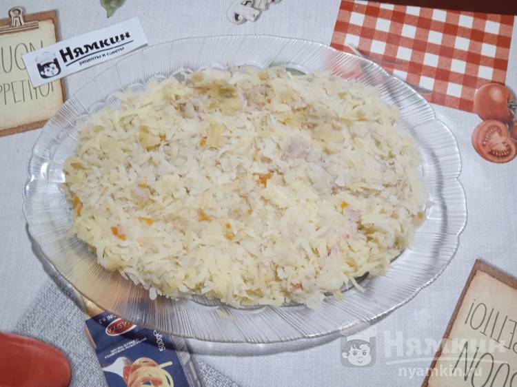 Классический салат Сельдь под шубой к новогоднему столу - фото шаг 9