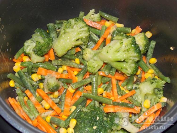 Постное овощное рагу с брокколи, стручковой фасолью и кукурузой в мультиварке - фото шаг 6