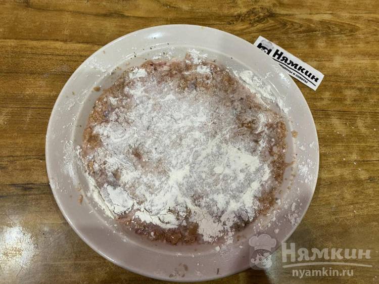 Жареная икра плотвы в муке на сковороде - фото шаг 3