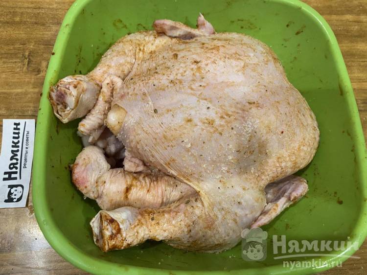 Курица кусочками с соевым соусом и приправами в рукаве в духовке - фото шаг 4