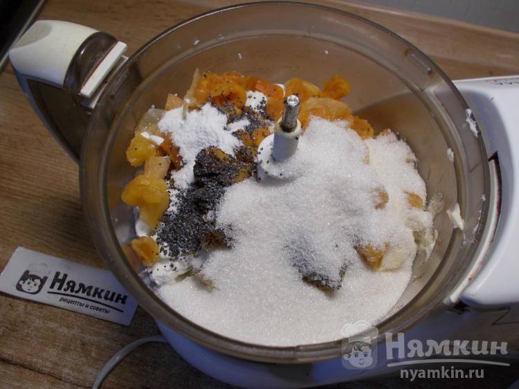 Творожная пасха в пасочнице без куриных яиц с курагой и маком - фото шаг 5