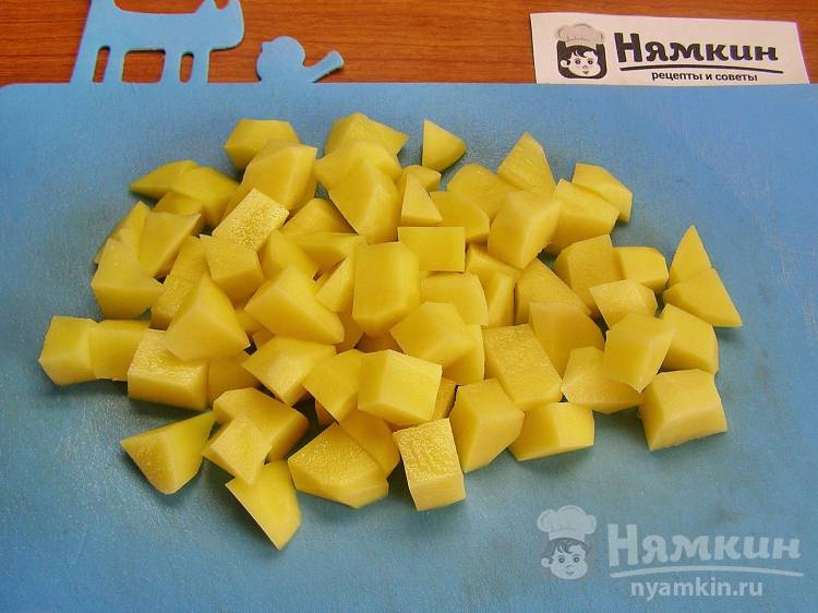 Гороховый суп с салом на бульоне из свиных костей - фото шаг 5