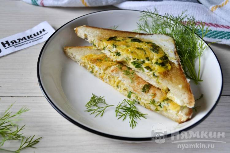 Хрустящий тост с яйцом, сыром и зеленым луком на сковороде - фото шаг 10