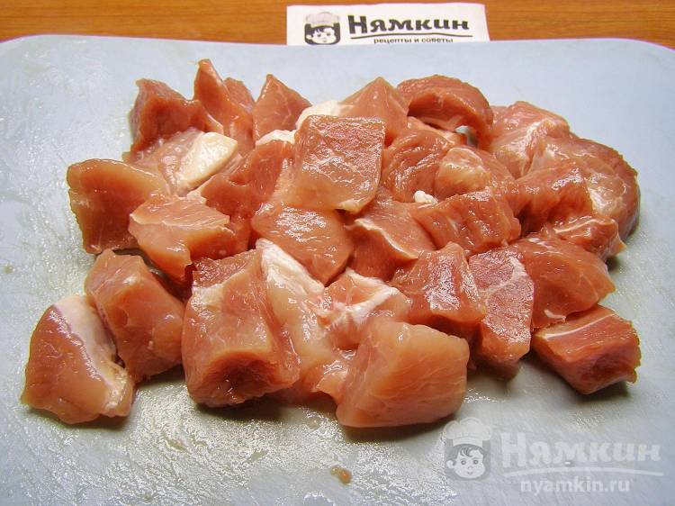 Шашлык из свинины с жидким дымом на шпажках в духовке - фото шаг 1