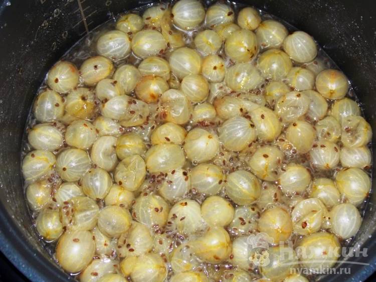 Варенье из крыжовника с маком в мультиварке - фото шаг 4
