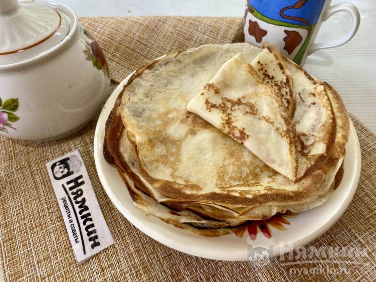 Тонкие ванильные блинчики на молоке и кипятке со сливочным маслом - фото шаг 13