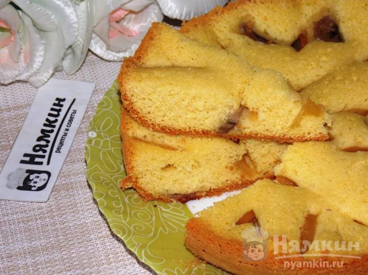Бисквит с яблоками, бананами и ванилином в мультиварке - фото шаг 5