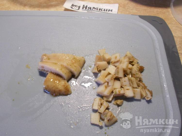 Дрожжевые пирожки с рисом, яйцами и солеными груздями на сковороде - фото шаг 6
