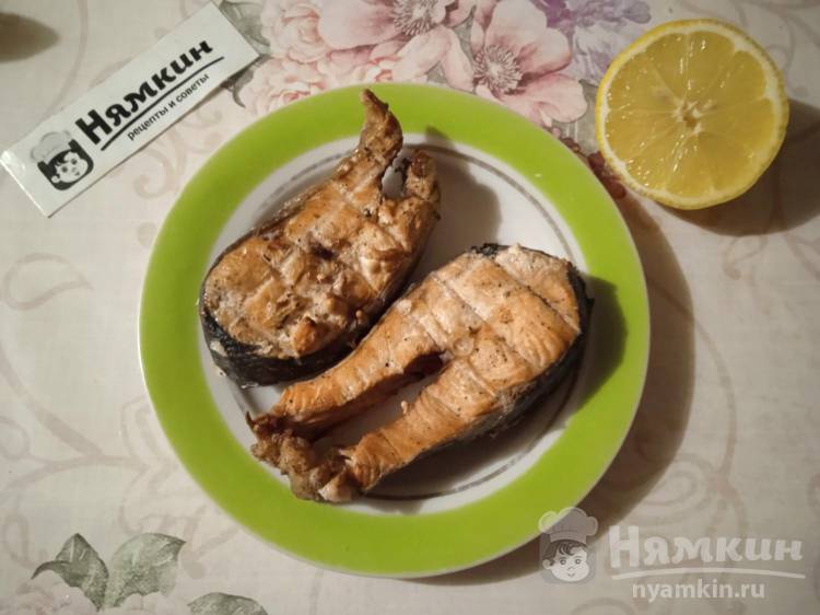 Стейки кеты на решетке на мангале с лимонным соком и черным перцем - фото шаг 7