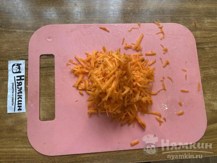 Куриная лапша с беби-картофелем и зажаркой из лука и моркови - фото шаг 9