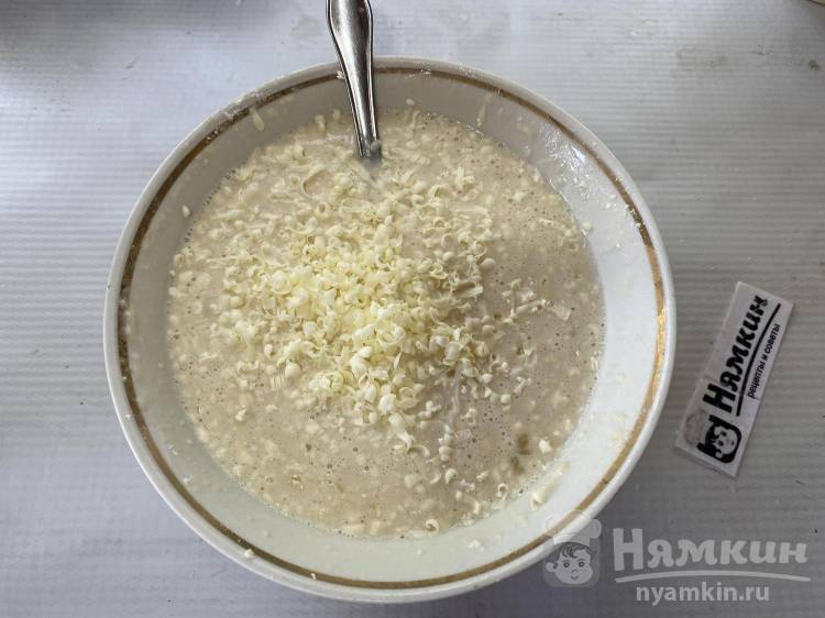 Тонкие ванильные блинчики на молоке и кипятке со сливочным маслом - фото шаг 7