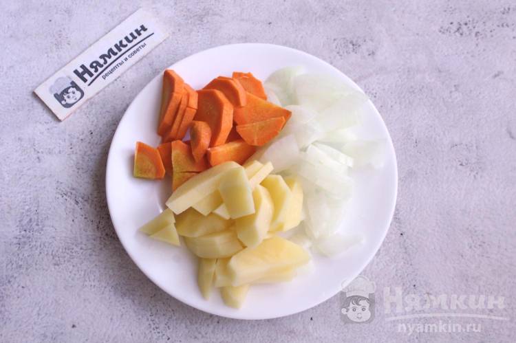 Рыбный суп из толстолобика с булгуром и овощами - фото шаг 3