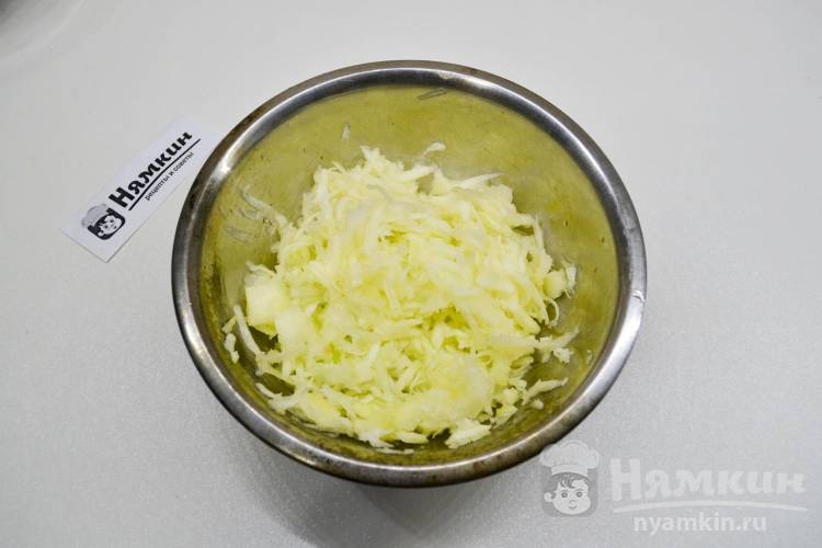 Котлеты из мясного фарша с кабачками на сковороде - фото шаг 1