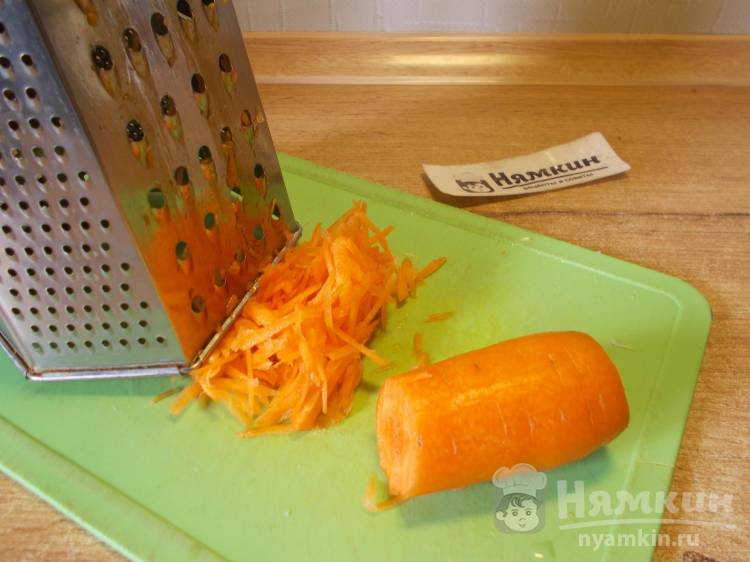 Тыквенный крем-суп на курином бульоне с овощами и сливочным сыром - фото шаг 2