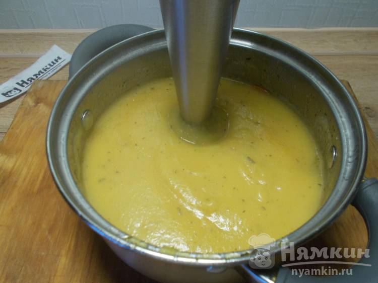 Тыквенный крем-суп на курином бульоне с овощами и сливочным сыром - фото шаг 7