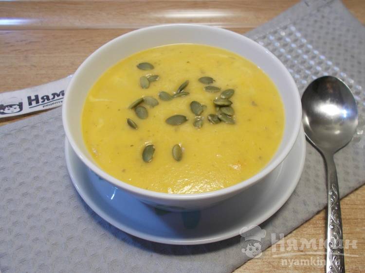 Тыквенный крем-суп на курином бульоне с овощами и сливочным сыром - фото шаг 9