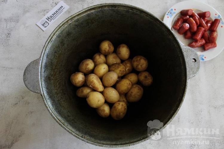 Жареная картошка по-андалузски с колбасками и оливками - фото шаг 3