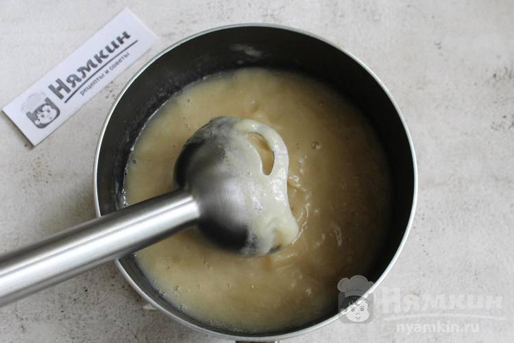 Пирог с ревенем и клубникой под песочной крошкой - фото шаг 3