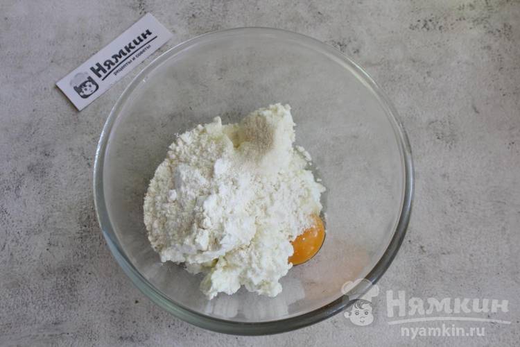 Кубанские сырники под сметанной заливкой в духовке - фото шаг 3