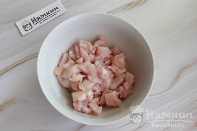 Рубленые куриные котлеты с майонезом на сковороде - фото шаг 1