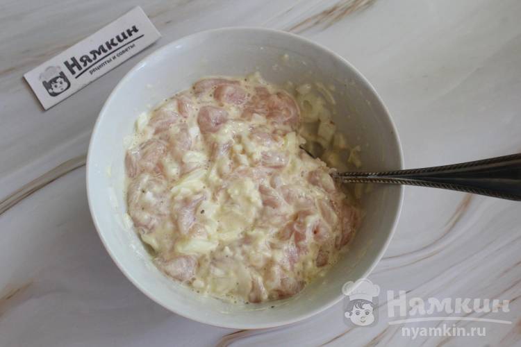 Рубленые куриные котлеты с майонезом на сковороде - фото шаг 6