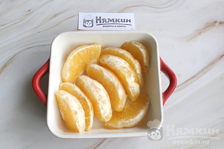 Легкий десерт из апельсинов с медом, грецкими орехами и корицей - фото шаг 1